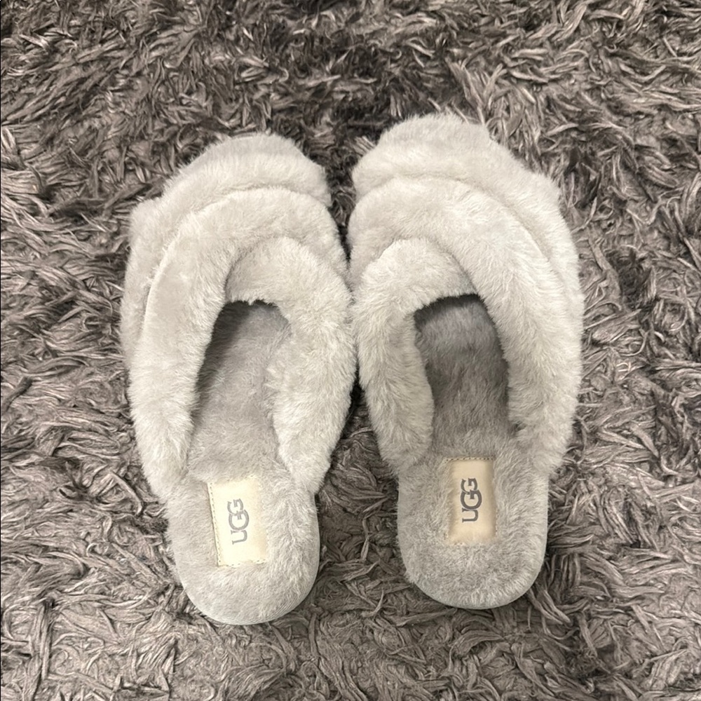 New UGG Gray Cozy Slippers Scuffita size 8